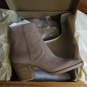 Lucky Jaime western style boots